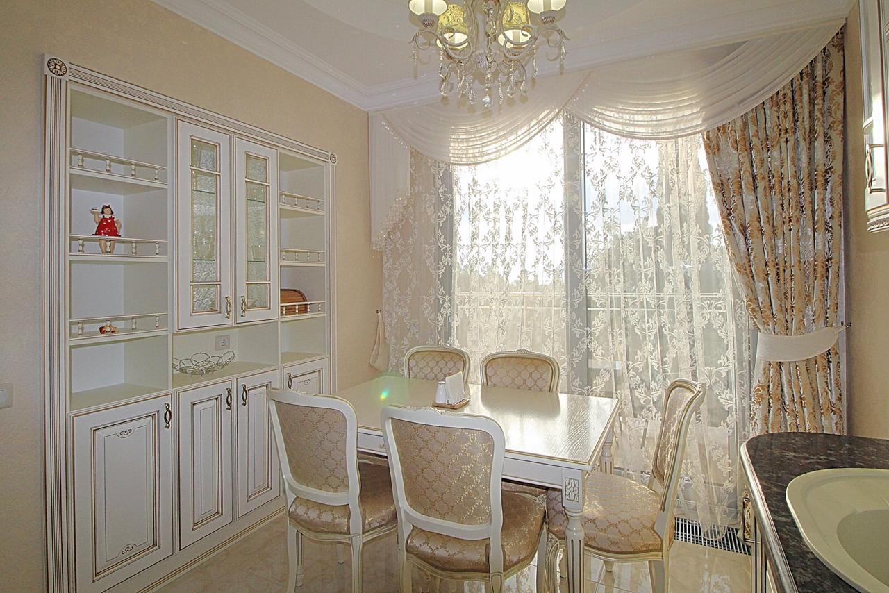 Продам - 3 комнатные апартаменты на берегу моря -Черноморская - цена: 28500000