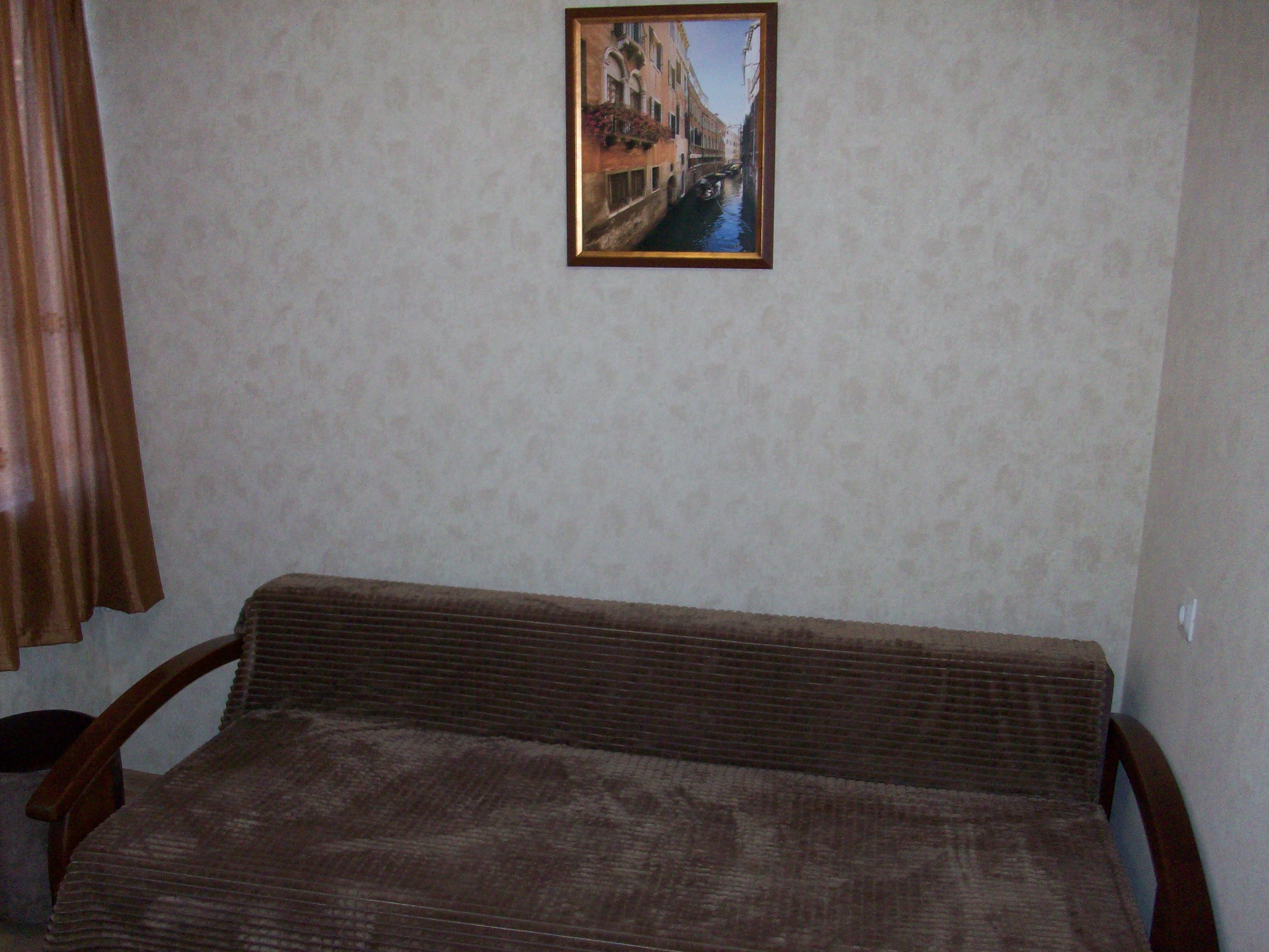 Сдам - 1,5 комнатная квартира в Центре Сочи -Роз  - цена: 1200