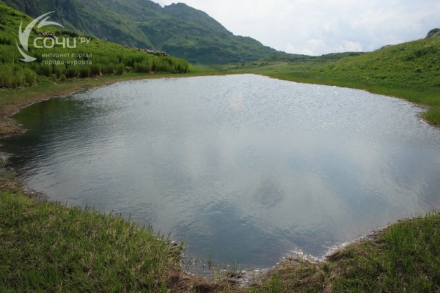 Озеро Двуликое (долина Дзитаку)