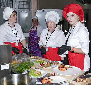 В Сочи прошел кулинарный турнир для родителей «Готовим дома школьное меню»