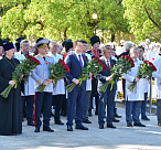 Глава Сочи Алексей Копайгородский возложил цветы к мемориалу «Подвиг во имя жизни»