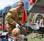 В День Победы в Сочи работают 26 точек полевой кухни и проходит 90 концертов