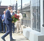 В Сочи прошли торжественные возложения цветов к памятникам военной истории