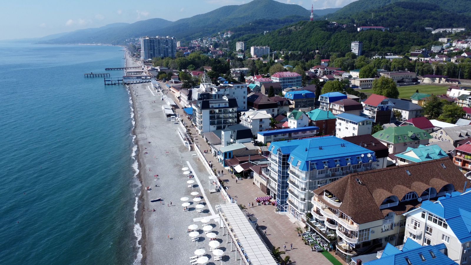 Лазаревское фото и видео пляжа и города
