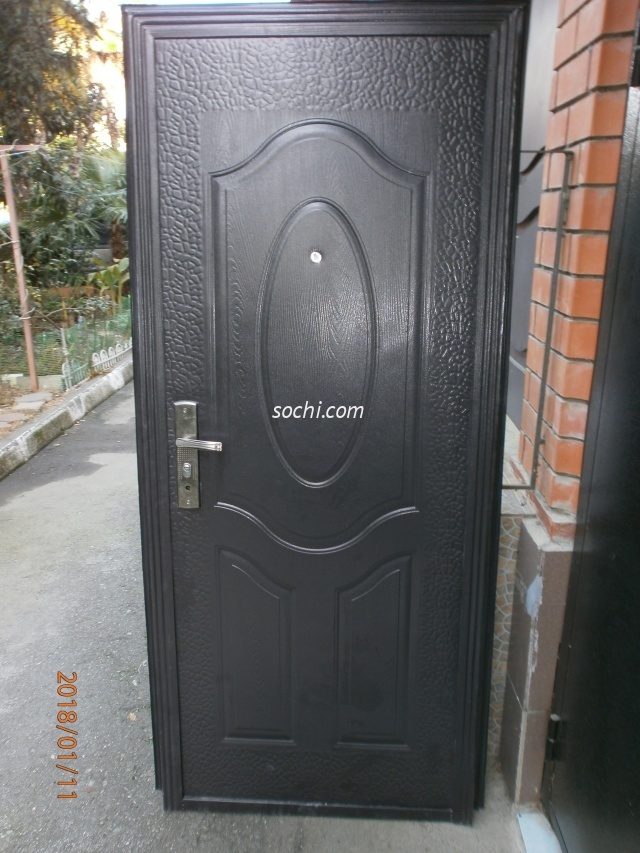 Дверь входная металлическая китайская купить. Китайская входная дверь. Китайская металлическая дверь. Китайская дверь металлическая входная. Китайские железные входные двери.