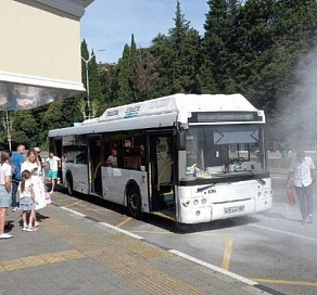 В Сочи загорелся автобус с пассажирами