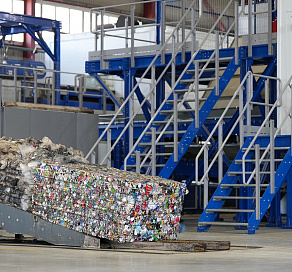 В Сочи с контейнерных площадок еженедельно вывозится порядка трех тысяч тонн твердых коммунальных отходов