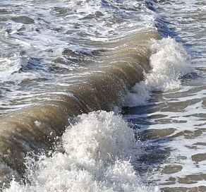 В Сочи прогнозируется усиление ветра, шторм и дожди с грозами