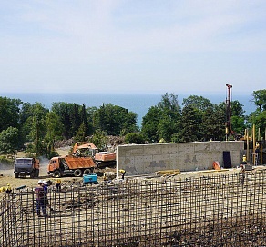 В Центральном район Сочи продолжается строительство школы 
