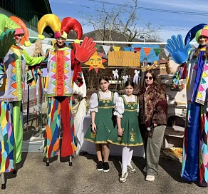 В Сочи отмечают проводы Масленицы