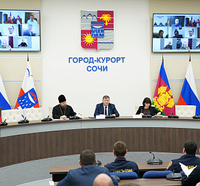 В администрации Сочи обсудили меры безопасности во время рождественских богослужений и Крещения