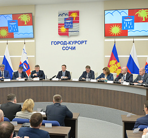 Глава Сочи Андрей Прошунин: «К зиме на курорте необходимо подготовить свыше 2,6 тысячи субтропических растений»