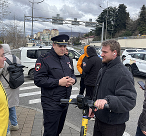 В Сочи в ходе рейда по СИМ к административной ответственности привлечены нарушители Правил дорожного движения 