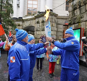 «Эстафету Огня», посвященную юбилею Зимних Олимпийских игр-2014, принял Центральный район Сочи