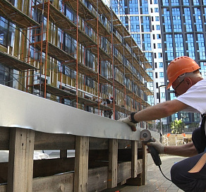 В Сочи на строительстве школы в микрорайоне Бытха задействовано более 160 специалистов и 5 единиц техники