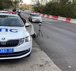 Приставы начали ловить должников на дорогах в Сочи