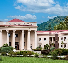 Андрей Прошунин: «В 2025 году Сочи оказал более половины краевого объема курортно-туристических услуг»