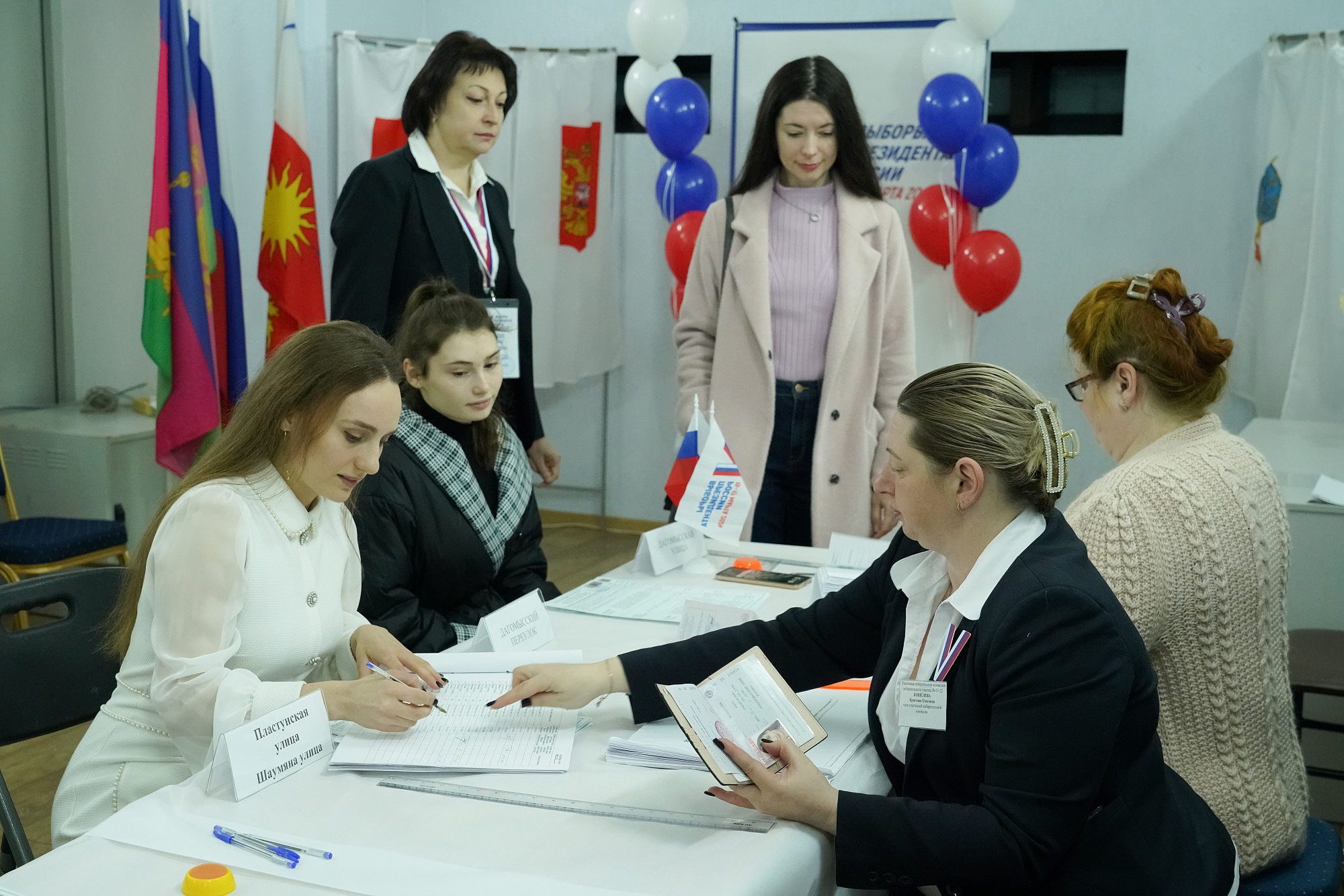 В Сочи стартовал второй день голосования на выборах Президента РФ |  16.03.2024 | Сочи - БезФормата