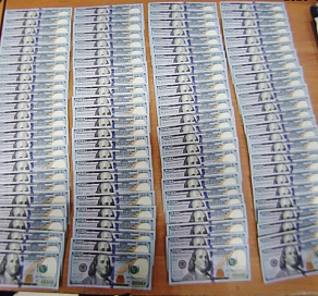 8 тысяч долларов изъяли у пассажира в аэропорту Сочи