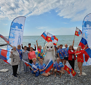 В Сочи состоялся морской заплыв в честь юбилея проведения Игр-2014