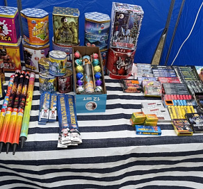 В Сочи выявляют точки нелегальной продажи пиротехники