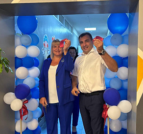 В сочинской школе в рамках инициативного бюджетирования открылась театрально-концертная площадка