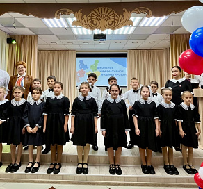 В двух школах Лазаревского района Сочи открыли новые актовые залы