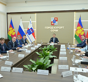 Глава Сочи Андрей Прошунин провел первое заседание городского оперативного штаба по подготовке и проведению зимнего сезона 2025-2026 года