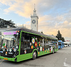 В Сочи 8 марта на линию вышел «цветочный» электробус