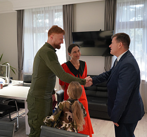 В Сочи состоялась церемония вручения Памятного знака участнику специальной военной операции