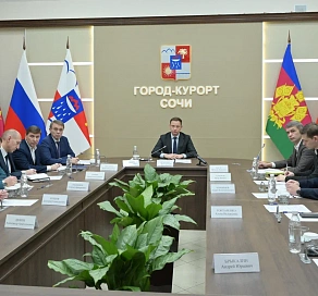 Глава Сочи Андрей Прошунин провел заседание городской комиссии по ЧС в связи с ухудшением погодных условий