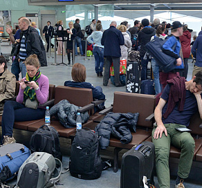 Туристы из Екатеринбурга 11 часов не могли вылететь в Сочи 