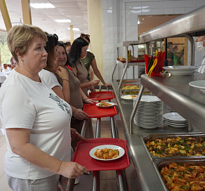 В Сочи родителям учащихся представили блюда из школьного меню