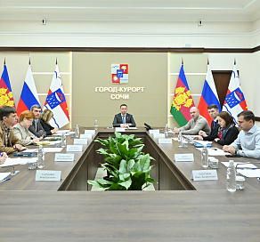 Глава Сочи Андрей Прошунин провел час контроля по вопросу строительства социальных объектов