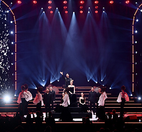 В Сочи на открытии Чемпионата мира по парикмахерскому искусству, макияжу и ногтевому сервису задействовали более 300 моделей