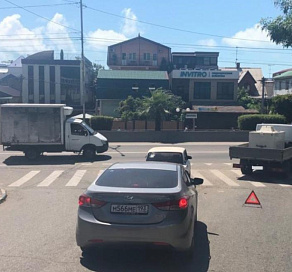 В Сочи автомобилист сбил ребенка на самокате