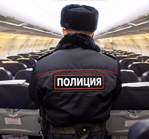 Пассажиры рейса Сочи-Москва устроили в самолете пьяный дебош