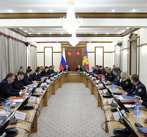 Глава Сочи Андрей Прошунин: «Для координации работы всех служб в новогодние и рождественские праздники будет круглосуточно работать городской оперативный штаб»