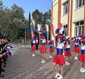 В сочинской школе в рамках инициативного бюджетирования открылось арт-пространство