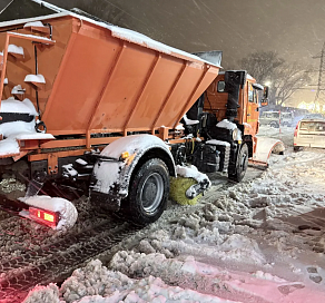 Глава Сочи Андрей Прошунин: «На ночной расчистке дорог от снега задействовали 227 единиц техники и почти 450 дорожных рабочих»