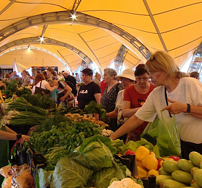 В Сочи усилены меры по контролю цен на сезонные продукты питания  