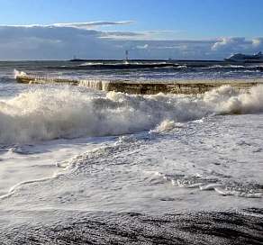 В Сочи и на ФТ Сириус завтра прогнозируется усиление ветра и шторм до 5 баллов