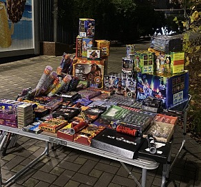 В Сочи продолжают борьбу с нелегальной пиротехникой