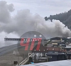 В Сочи загорелось пляжное кафе