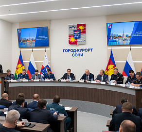 Мэр Сочи Алексей Копайгородский провел расширенное заседание АТК, на котором обсудили усиление мер безопасности в условиях действия режима среднего уровня реагирования