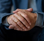 Лже-инкассатор обманул 85-летнего сочинца на 900 тысяч рублей