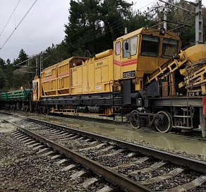 Оползень на участке «73 км» в Сочи не повлиял на движение поездов и электричек
