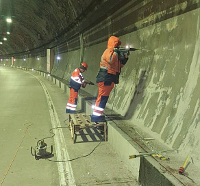 В Сочи дорожники приступили к активным работам по планово-предупредительному ремонту тоннеля №2А Дублера Курортного проспекта