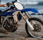 Угнать за 5 минут: в Сочи курьер остался без средства передвижения 