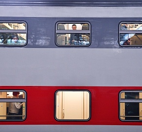 Школьники смогут ездить на двухэтажных поездах за полцены